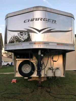 2012 3 Horse Slant Load with CHARGER 9' Living Quarters