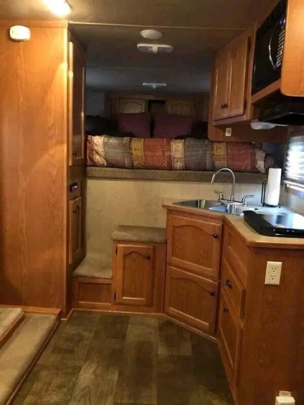 2012 3 Horse Slant Load with CHARGER 9' Living Quarters