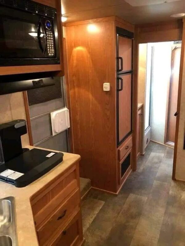 2012 3 Horse Slant Load with CHARGER 9' Living Quarters