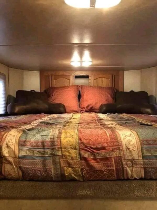 2012 3 Horse Slant Load with CHARGER 9' Living Quarters