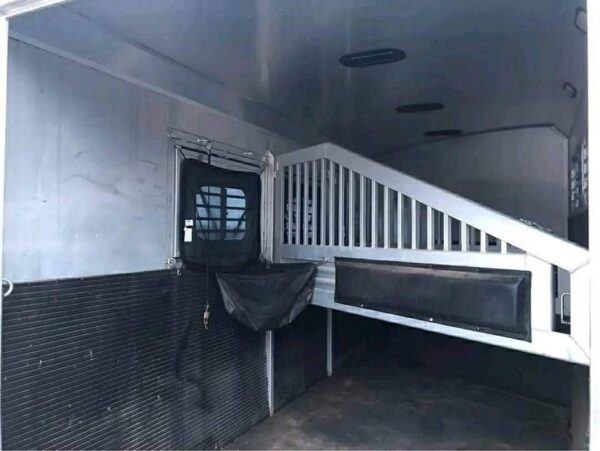 1997 Elite 3 Horse Bumper Pull Slant load trailer
