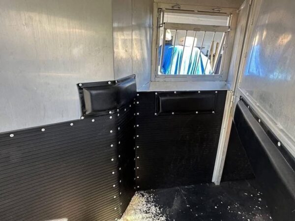 1997 Elite 3 Horse Bumper Pull Slant load trailer