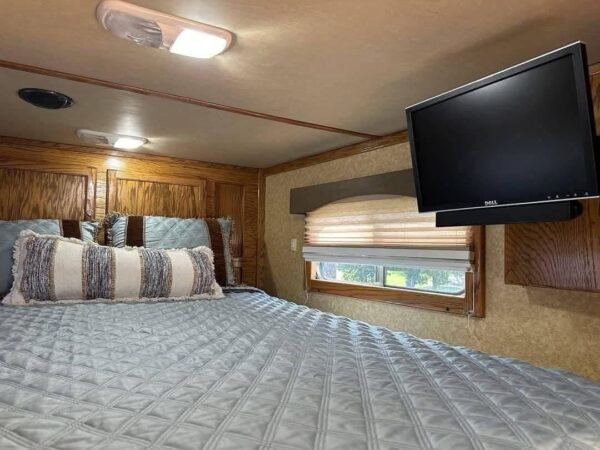 2012 PLATINUM PERFORMANCE PRO LINE LQ Trailer