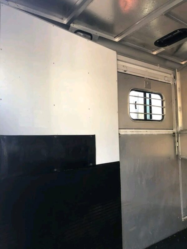 1998 2 horse slant load Sundowner horse trailer