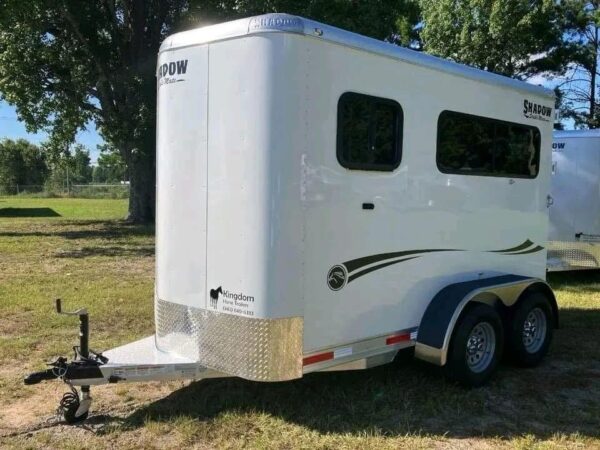 Get on the road in this lightweight yet rugged 2 Horse Straight Load...SUV friendly, this aluminum beauty has the features you'll love without breaking the bank! Only