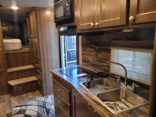 2019 SMC LARAMIE 4 HORSE SLANT LOAD TRAILER