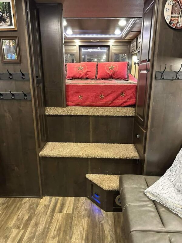 2018 Lakota Bighorn 3 horse