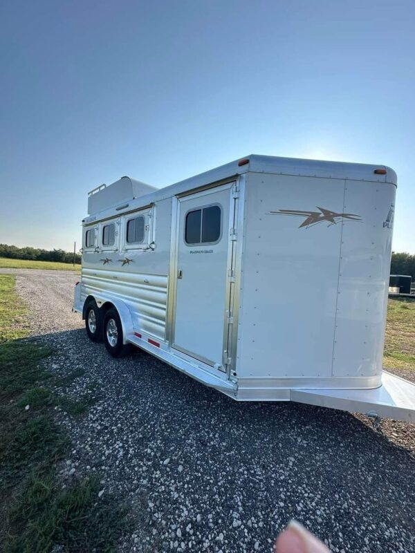 2022 3 horse Platinum bumper pull