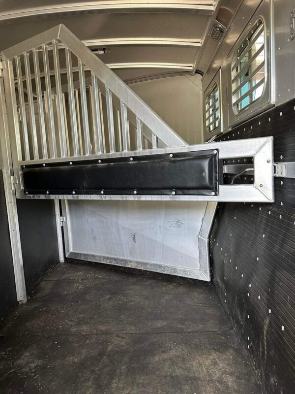 2022 3 horse Platinum bumper pull