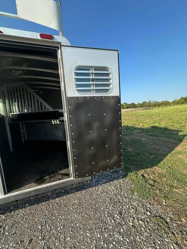 2022 3 horse Platinum bumper pull